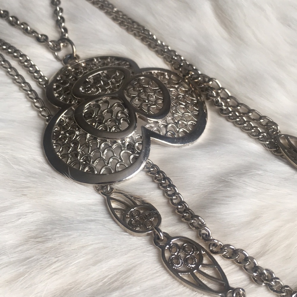 Long Silver Clover Nacklace